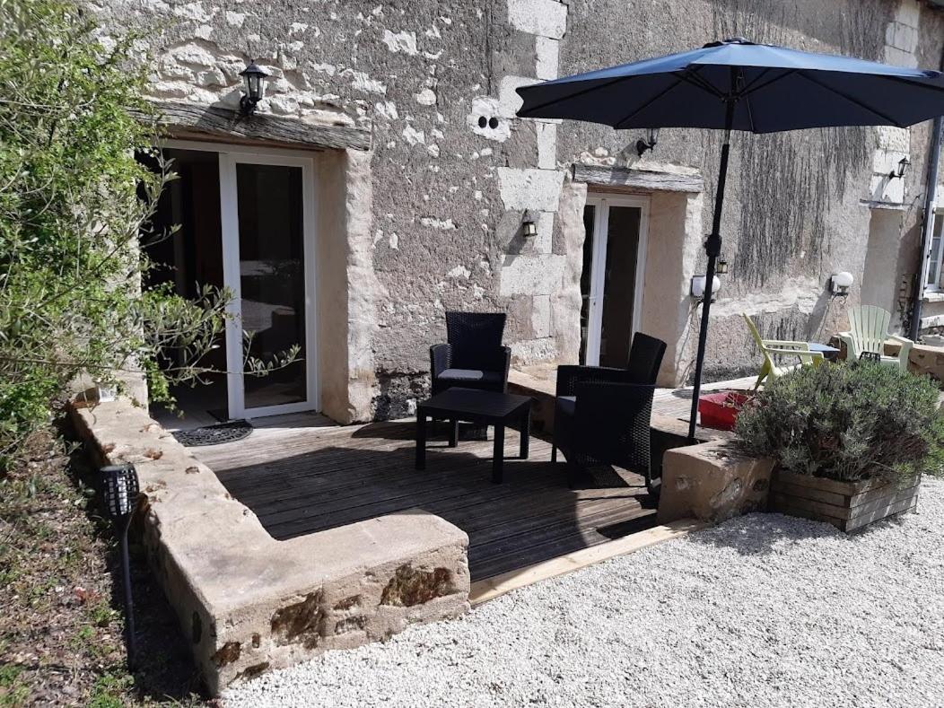 Domaine Les Feuillants Hotel Crouzilles Exterior foto